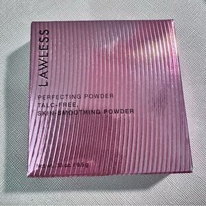 LAWLESS Perfecting Powder – Light Medium
✨ Brand New in 📦